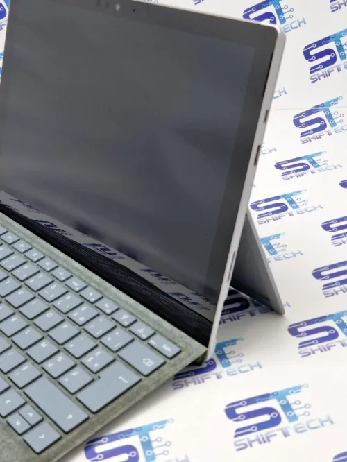 Microsoft Surface Pro 5 i7 7660U 8G 256 SSD 2K Tactile Détachable
