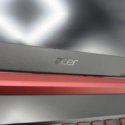 Acer Nitro 5 i5 8Th 8G 512 SSD GTX 1050 3G