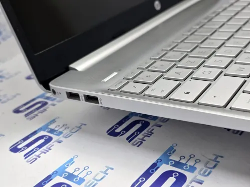 HP Laptop 15s Ryzen 5 5500U 16G 256 SSD 15.6" FHD