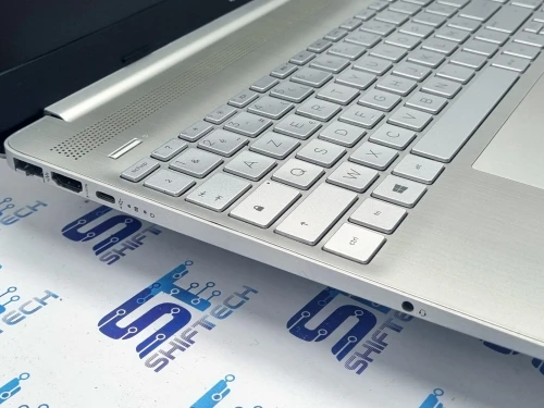 HP Laptop 15 i5 1035G1 16G 256 SSD 15.6" FHD