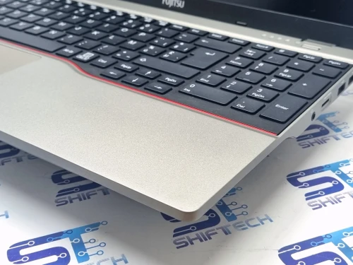 Fujitsu Lifebook  U7512 i5 1235U 16G 256SSD 15.6" FHD