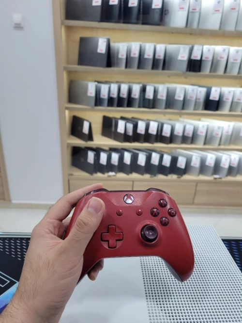 Xbox one s 500G Avec manette original 