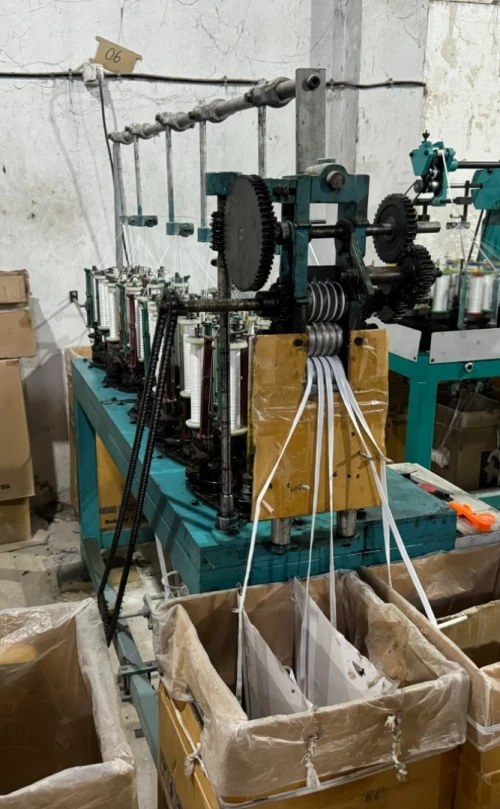 Machine tresseuse élastique et cordon