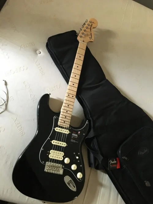 Fender Strat Américaine Performer Black HSS