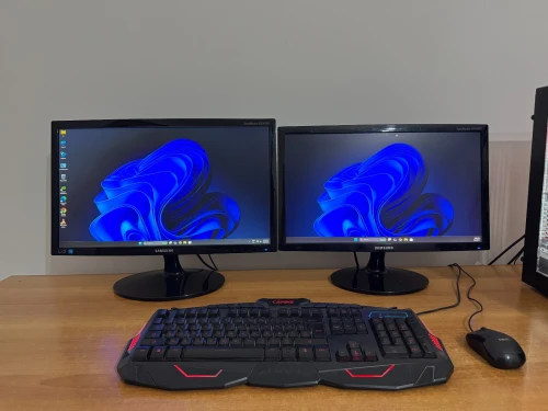 PC DE BUREAU + 2 Ecran