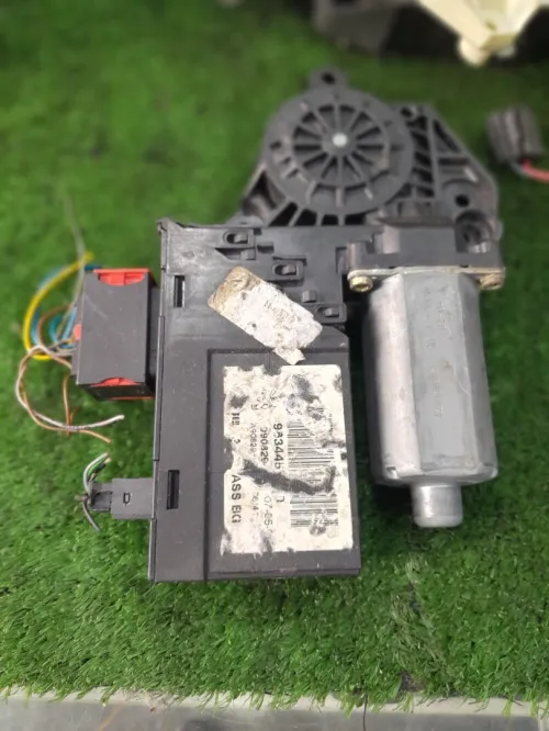 Vente en gros moteur lève vitre vw audi renault peugeot CITROEN ford