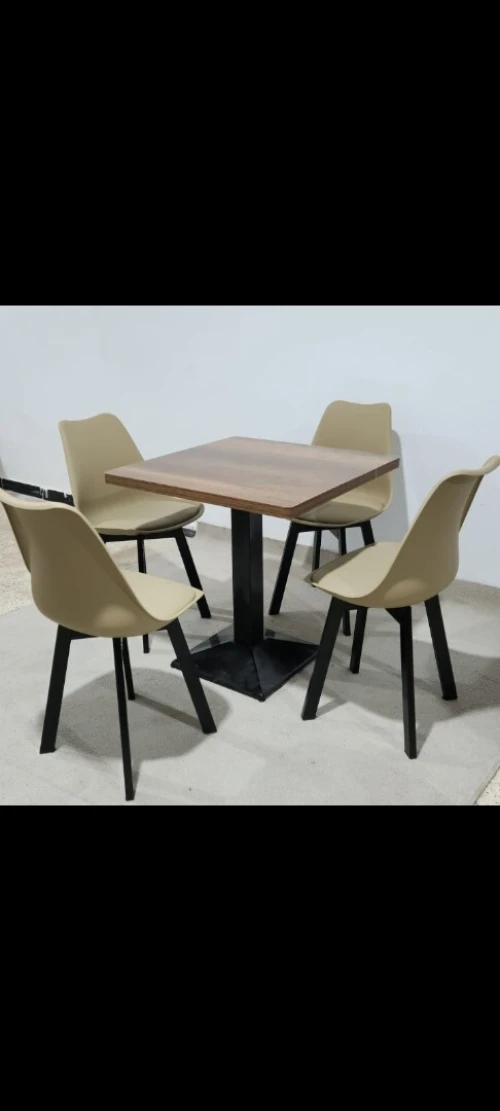 Table scandinave en fer forgé