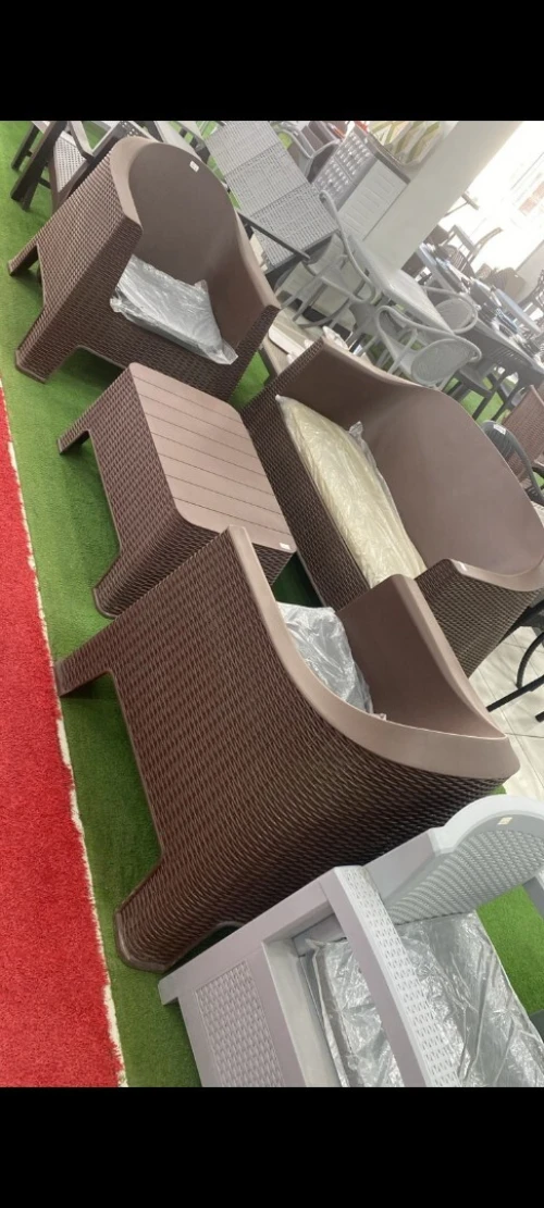 Salon de jardin 04 place avec table basse