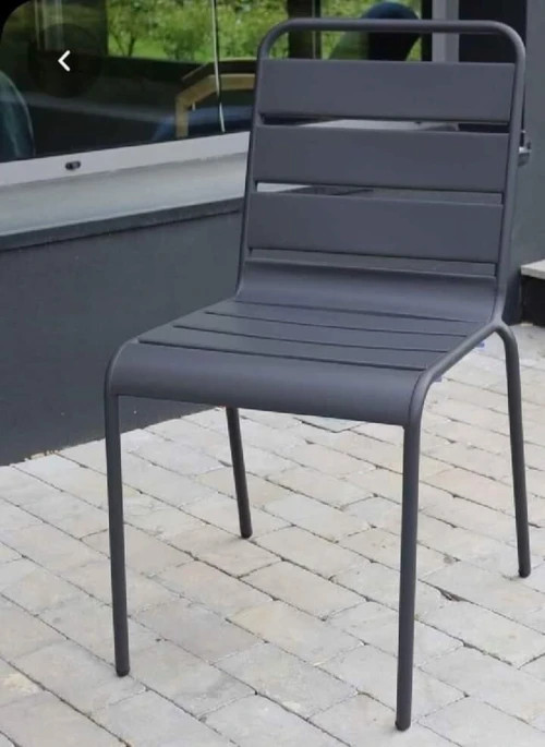 Table de jardin métallique inoxydable