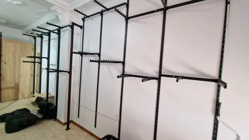 Vendre matériel magasin vêtement (enfants,homme,femme) occasion comme Neuf