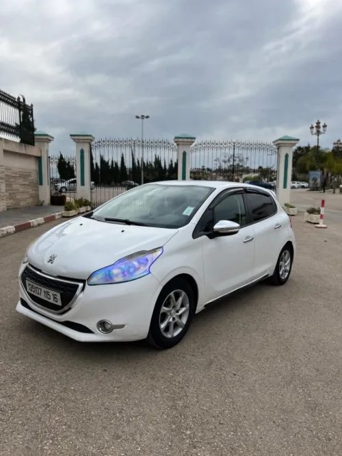 Peugeot 208 2015 Access Facelift