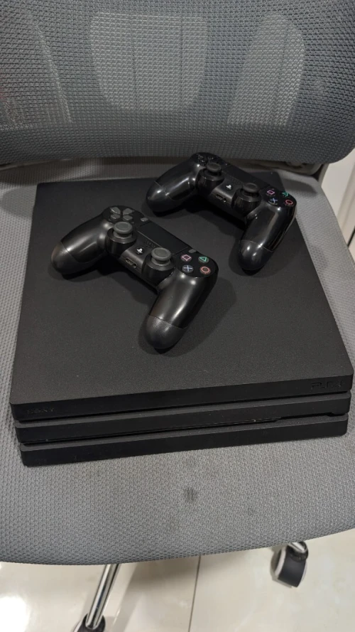 PS4 pro 1tb + manette gratuit original!