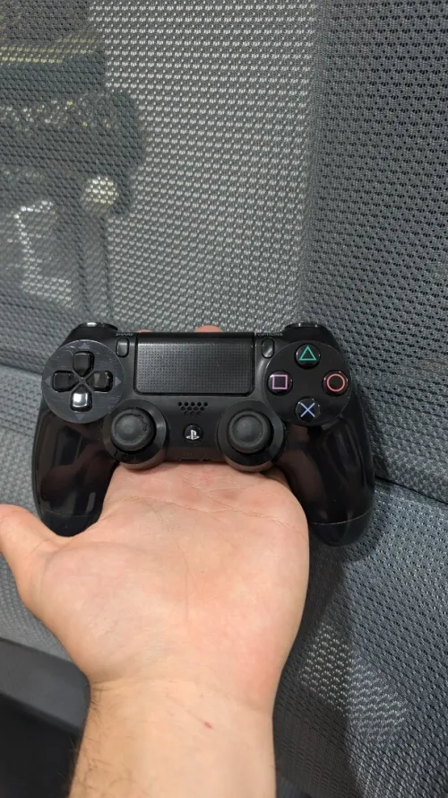 PS4 pro 1tb + manette gratuit original!
