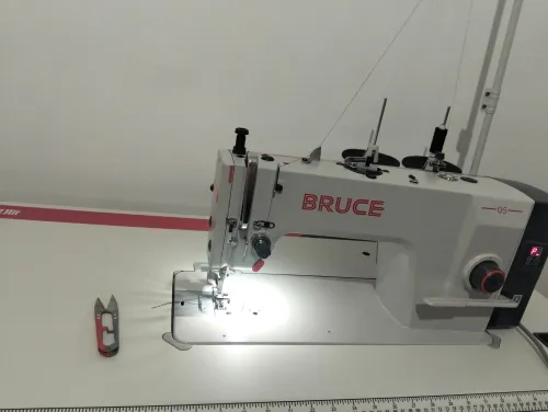 Machine a coudre industrielle silencieux Bruce