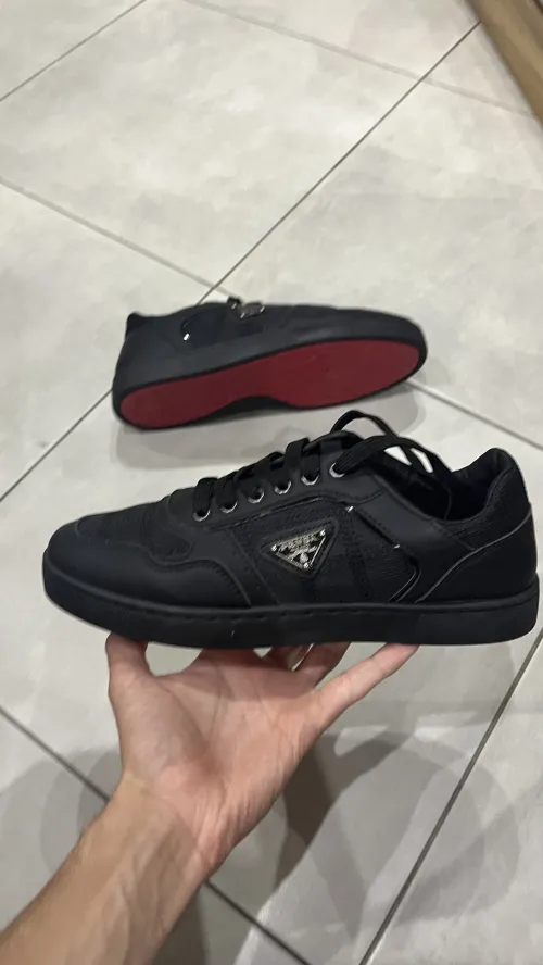 Basket luxe. Pointure 44-43