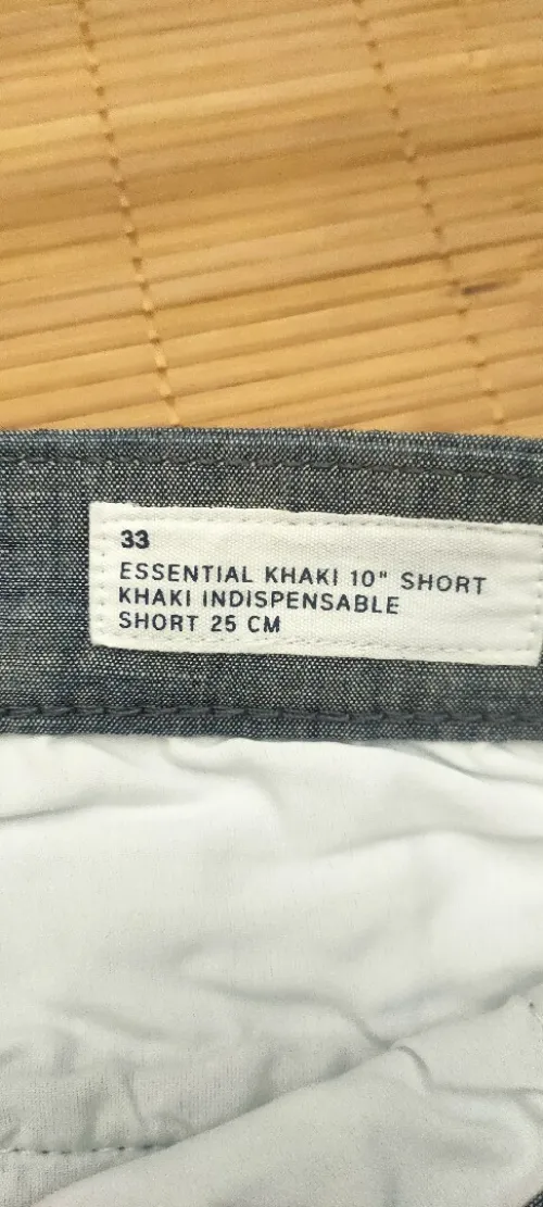 Shorts khaki GAP provenance Paris, France 