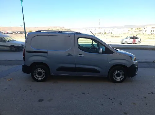 Peugeot Partner 2021 K9