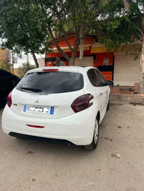 Peugeot 2008 2016 208