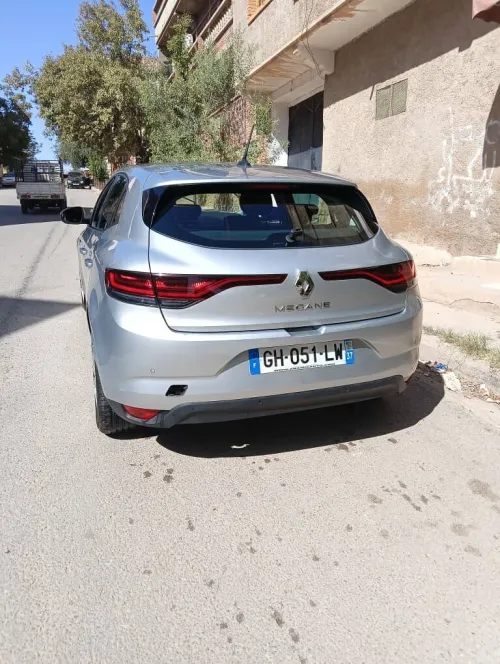 Renault Megane 4  2022 Itens