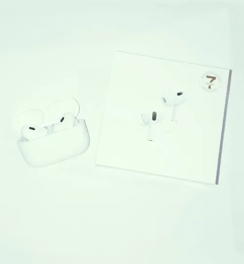 AIRPODS 