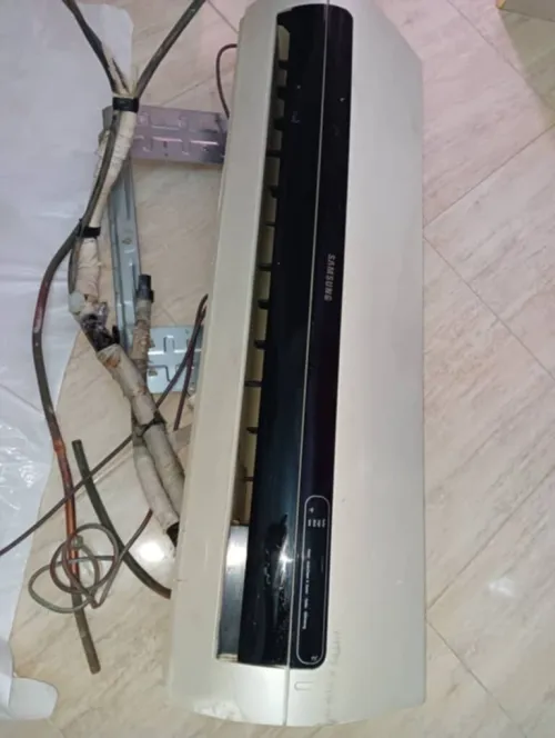 Climatiseur 12mil Tropicale Marche bien Moteur Fih Fouit Khfifa avec télécommande 