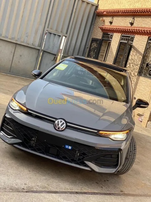 Volkswagen Golf 8 2025 8.5 R line black édition