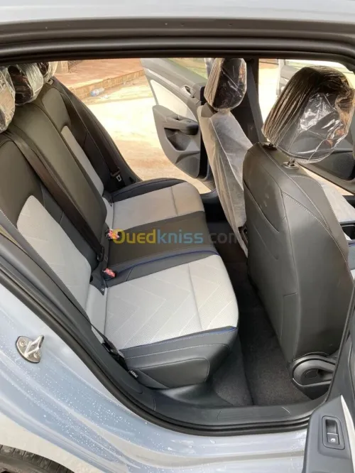 Volkswagen Golf 8 2025 8.5 R line black édition