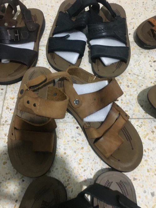 À vendre mocassins et sandale en gros seulement 
