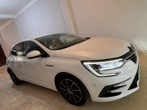 Renault Megane 4  2023 Itens