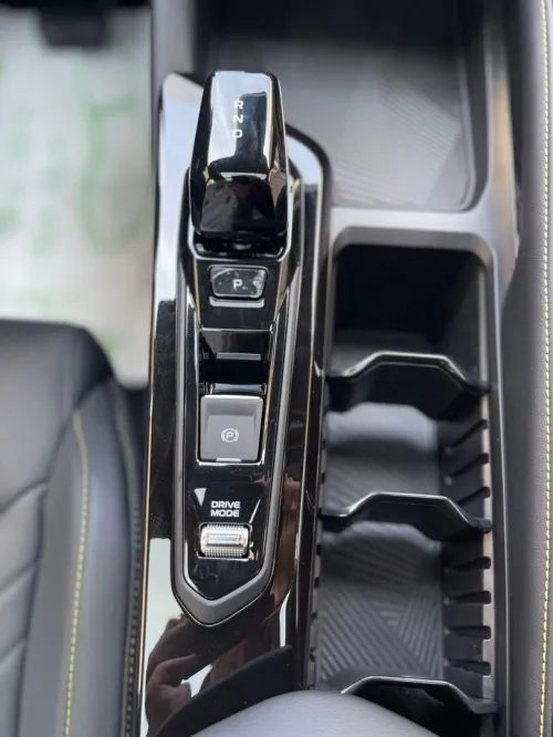 Geely Coolray 2025 