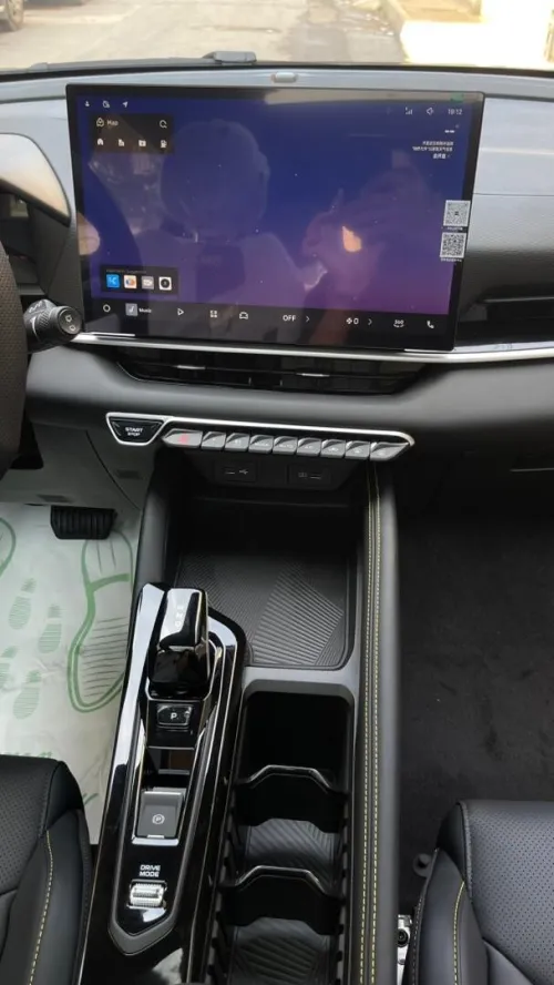 Geely Coolray 2025 