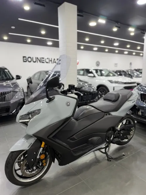 Yamaha Tmax 560 full options 2025