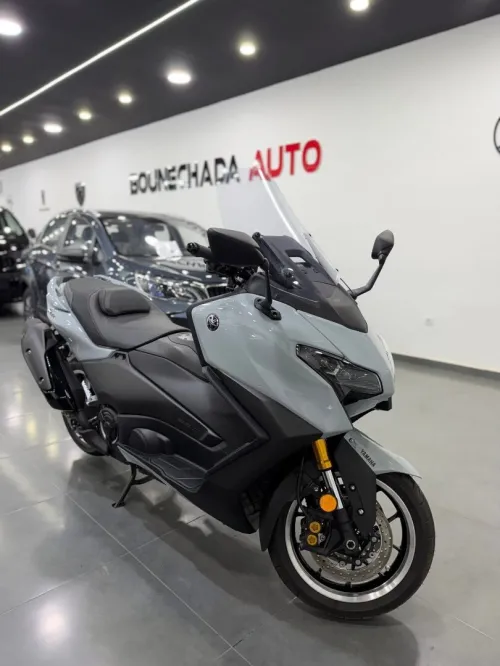 Yamaha Tmax 560 full options 2025