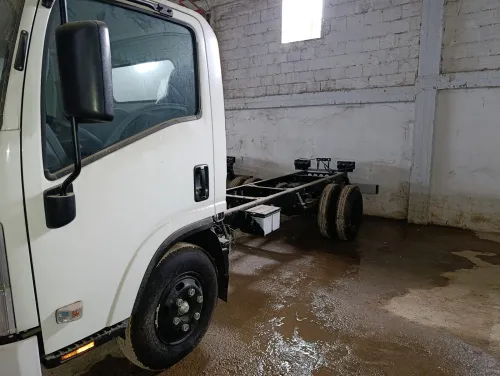 Isuzu Npr 2025