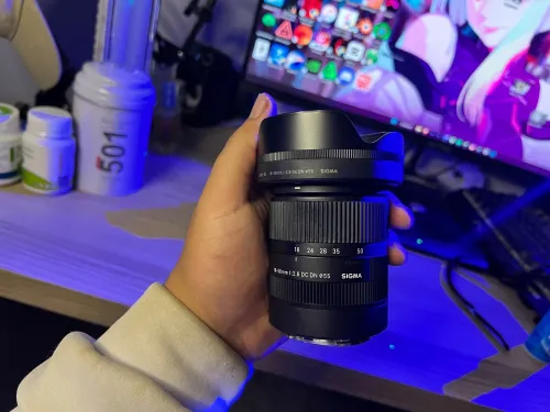 SONY 6400 + SIGMA 18-50/ f2.8
