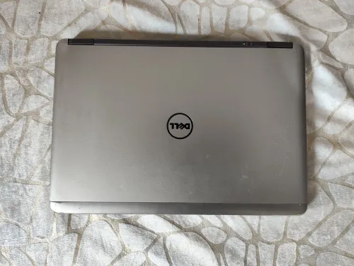 Pc portable dell latitude e 7440