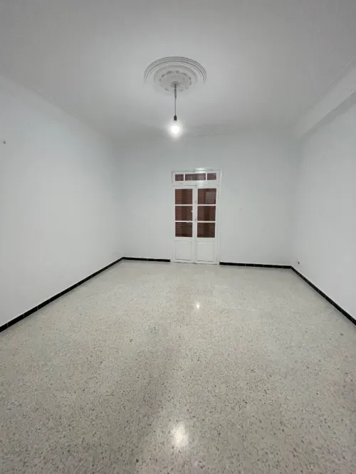 Location Appartement Niveau de villa F4 Alger Dely brahim