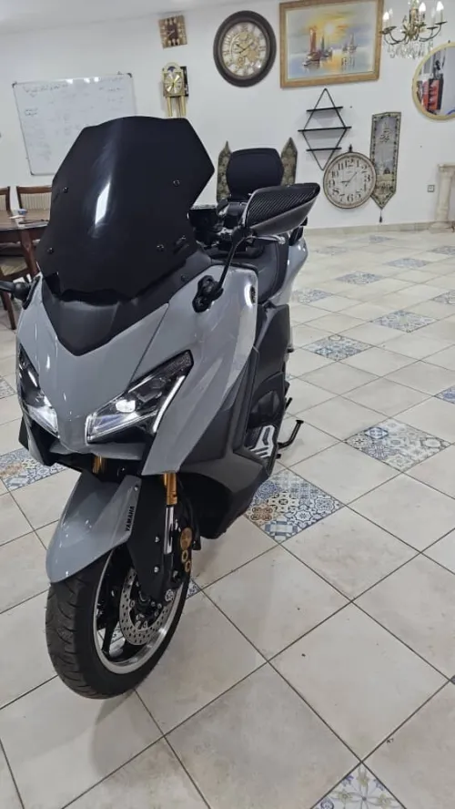 Yamaha Tmax 2025