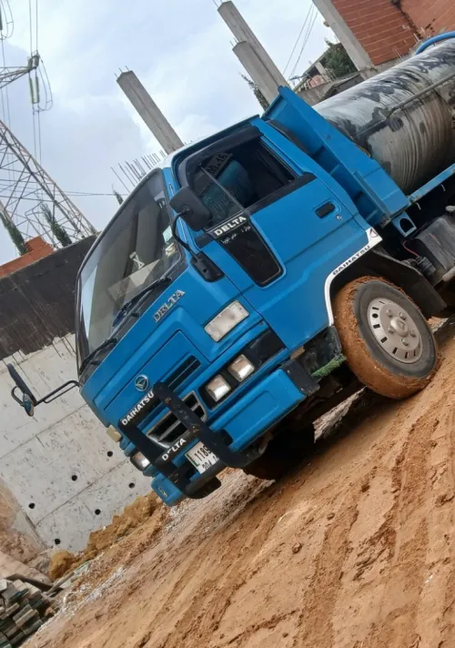 Delta Delta 2004