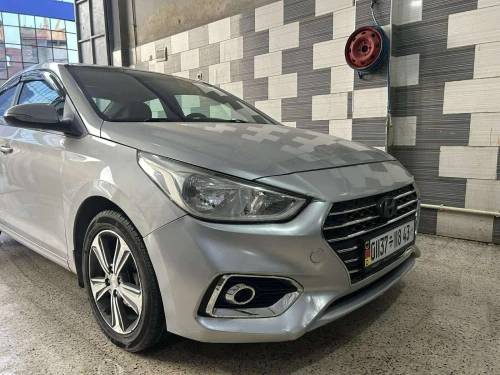 Hyundai Accent RB  4 portes 2018 GL+