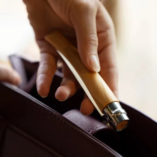 OPINEL couteau effilé N 08 bois olivier - nouvelle version 