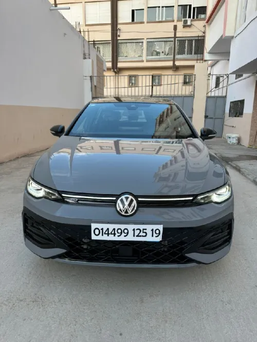 Volkswagen Golf 8 2025 R-Line