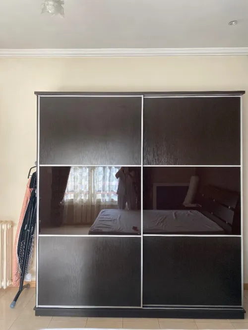 Chambre à coucher importée de Malaisie tout en bois
