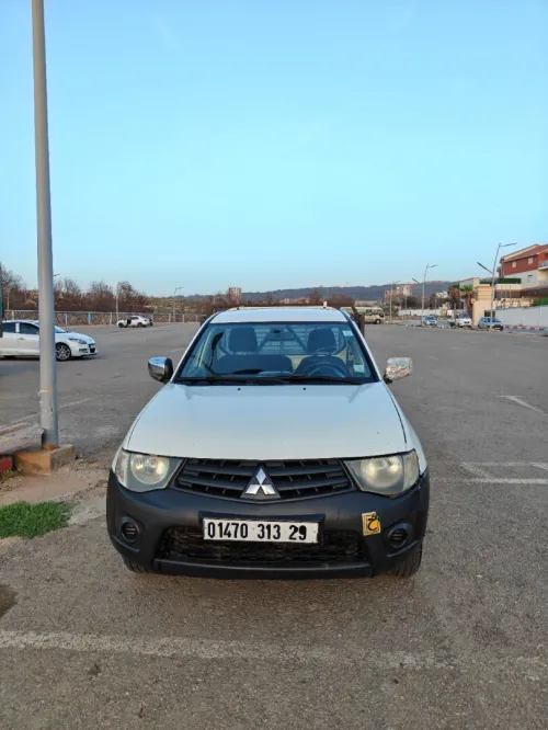 Mitsubishi L200 2013 Base