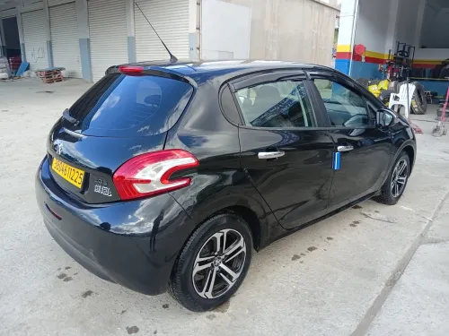 Peugeot 208 2012 Access