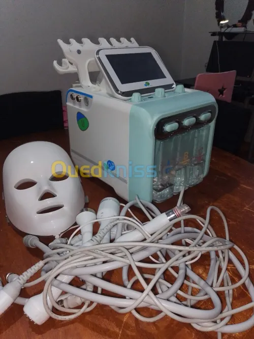 HYDRA FACIAL
