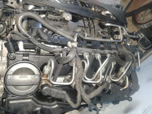AVENDRE Moteur 1.6 TDI révise STD