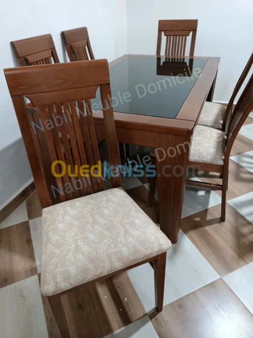 Table 100% hêtre 160x95 cm avec 6 chaises 
