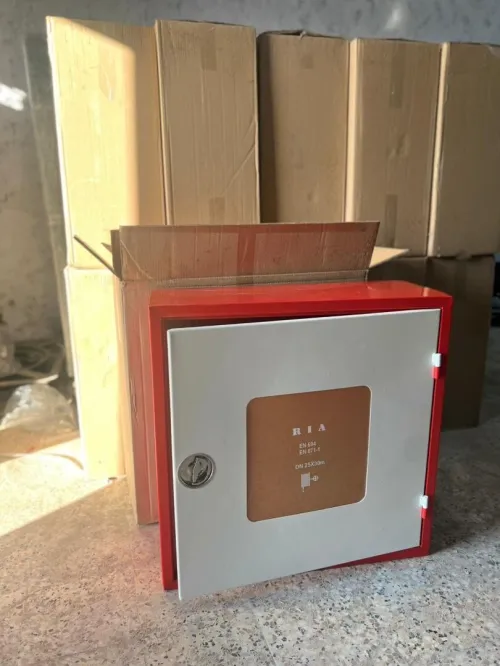 ARMOIRE AVEC RIA