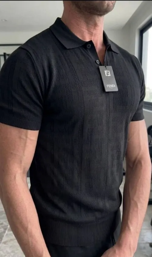 T-shirt et pantalon